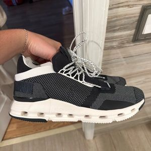 OnCloud women’s running shoes